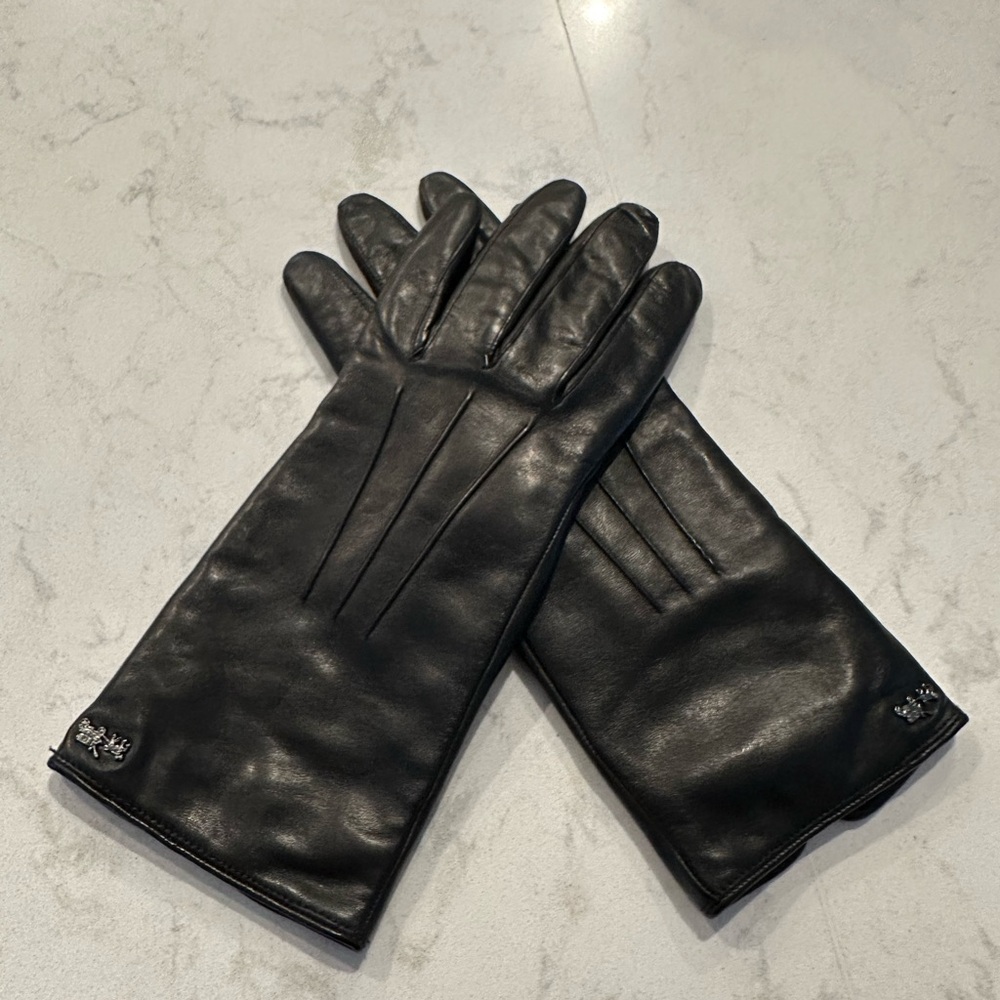 Coach Women’s Black Leather Gloves